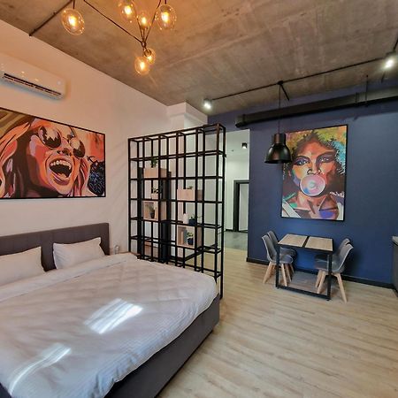 אלמטי Apart Hotel Loft מראה חיצוני תמונה